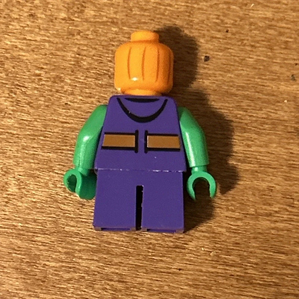 LEGO - Minifigure w/ Dark Orange Belt‎ & Orange Pumpkin Jack-o-Lantern Marvel